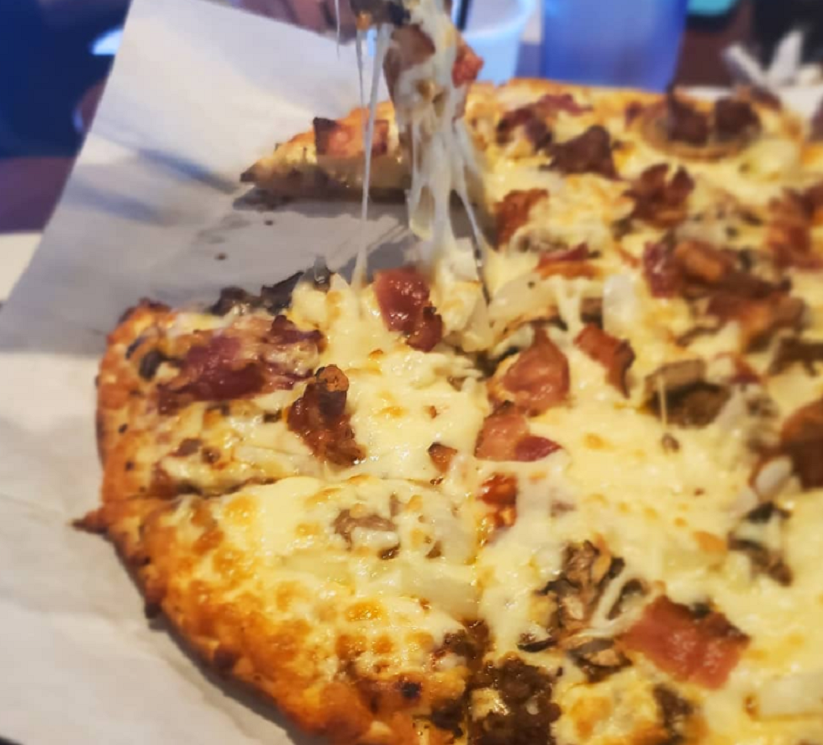 Cheesy Pizza